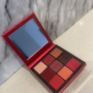 HUDA BEAUTY Ruby Obsessions Palette